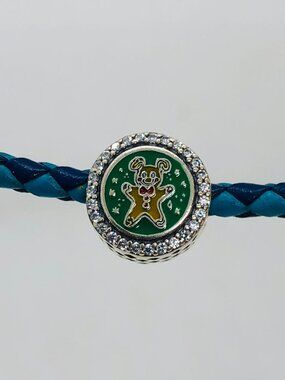 ✨✨Rare Pandora Disney Parks candy cane christmas charm